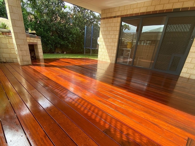 legacy-construction-atwell-merbau-decking-project-image-2